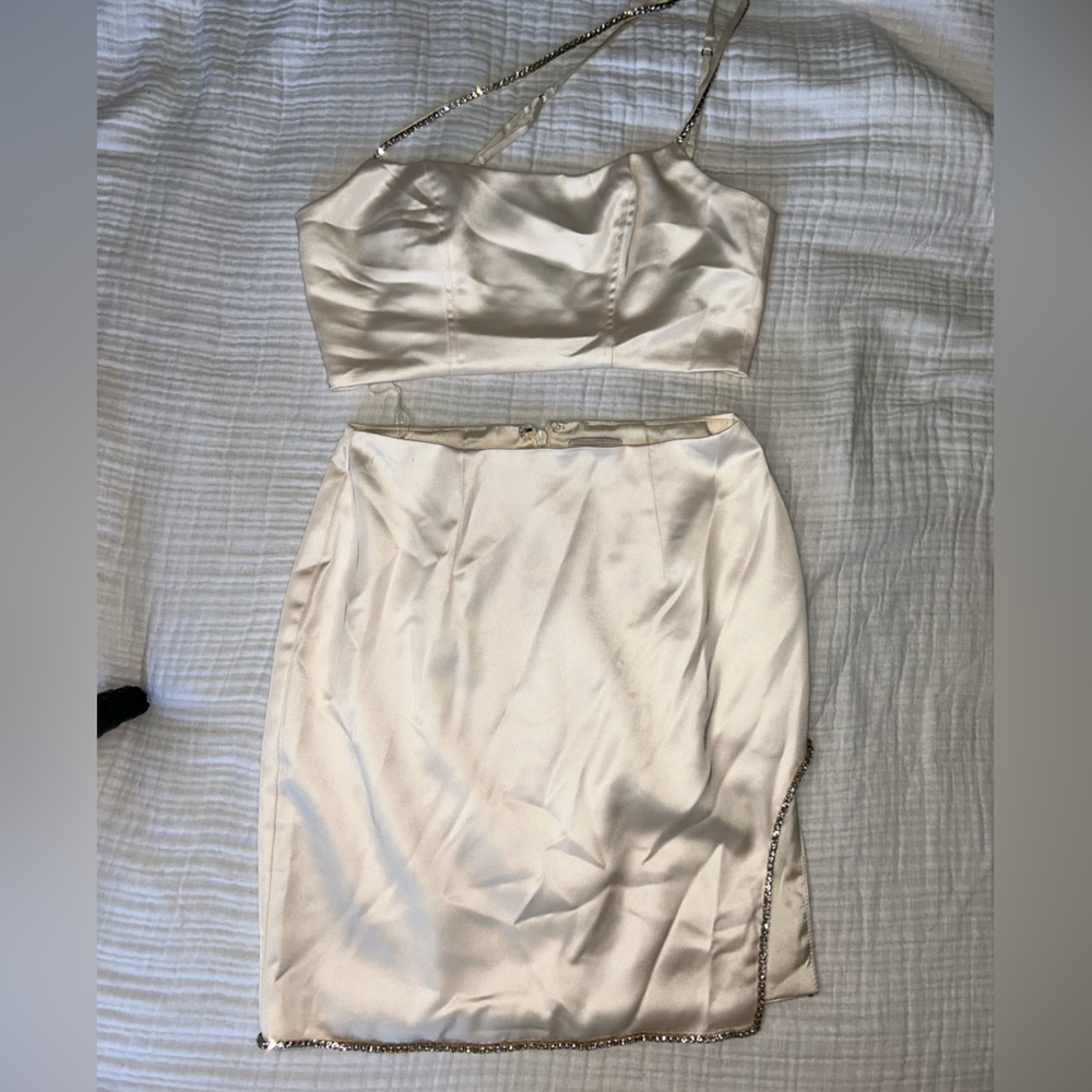 Oh Polly 2 piece satin set.